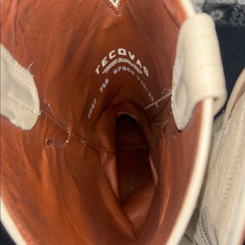 Tecova’s The Annie Cowgirl Boot in bone/cream. Fit like 8. New 345. Box included - Picture 7 of 10